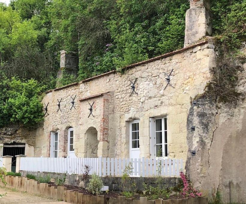 Nuit Insolite Dans Une Troglodyte ! Villa Nazelles-Negron Exterior foto